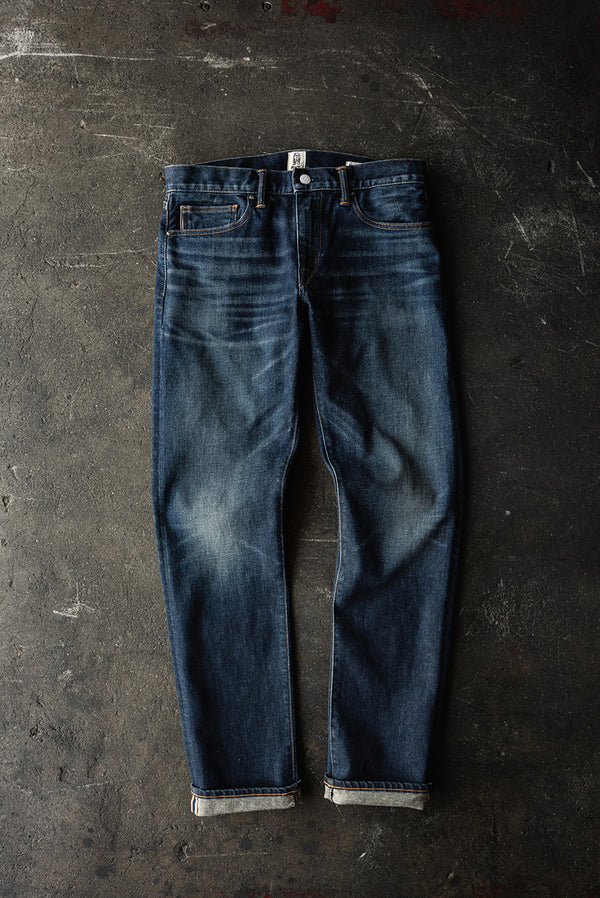 4-WAY STRETCH  <br>
SELVEDGE™ DENIM